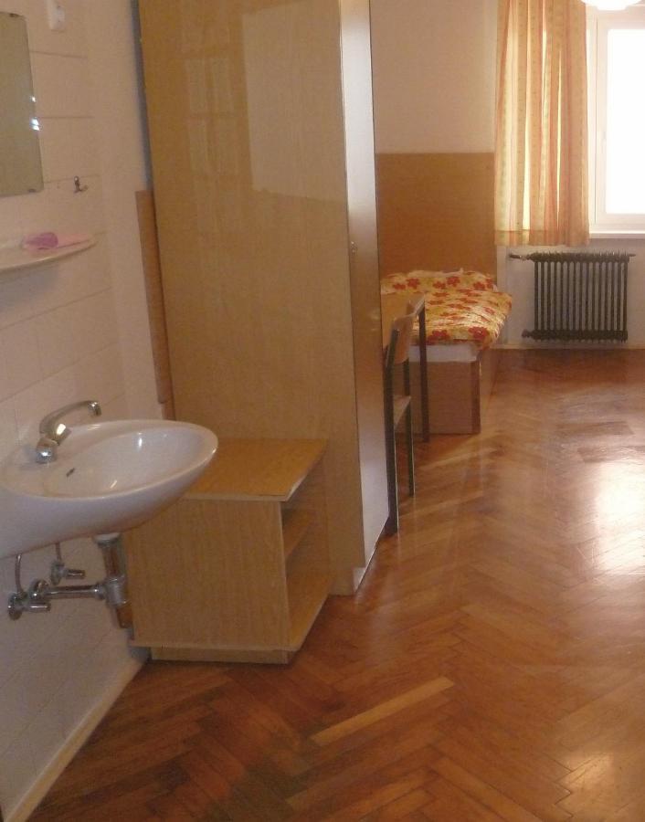 Hostel Tabor Lublaň Pokoj fotografie